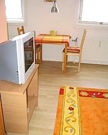 Kabel-TV im Wohnzimmer und seperater Essbereich