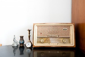 altes Radio in der Fewo Wien