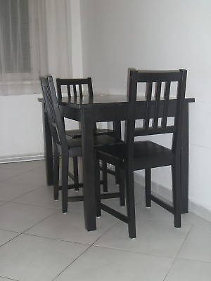 Essplatz mit 3 Sitzplätzen in der Küche